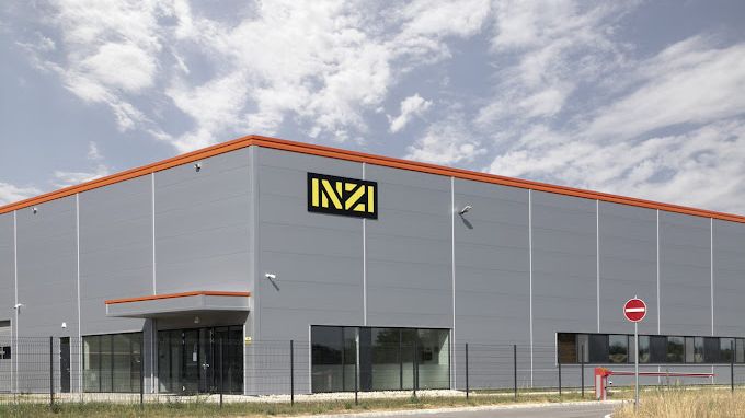 INZI, Komárom