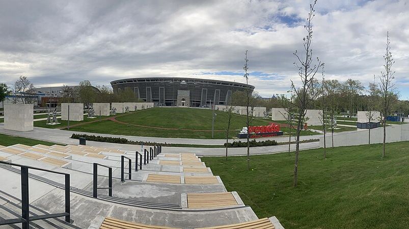 Puskás Aréna seen from the park